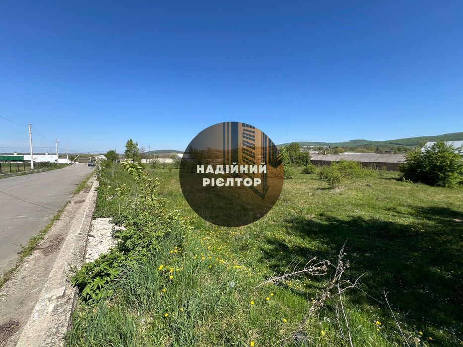Продається земельна ділянка з готовими фундаментами