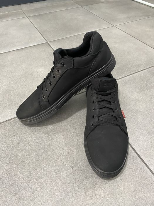 Продам кеди Levi’s з натуральної шкіри