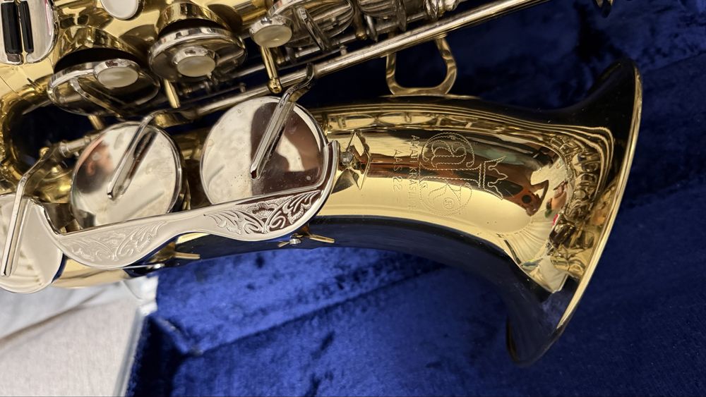 Saxofone alto da marca Amati Kraslice