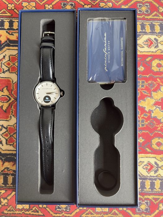 Pinifarina Pura hybrid watch