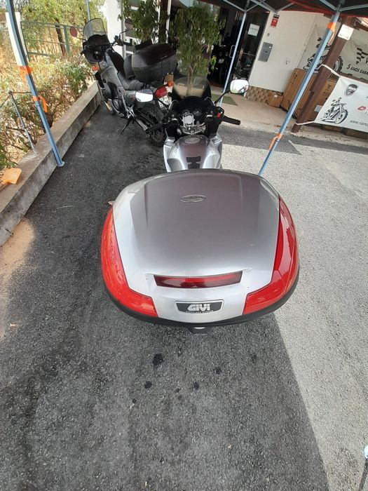 Honda CB 1000 F - Parece Nova