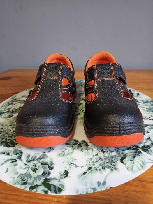 Buty robocze. Urgent. R-36. Jak nowy.