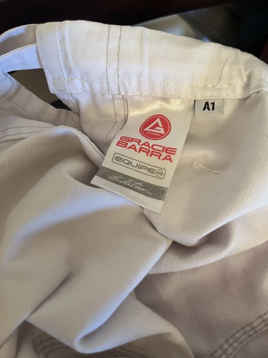 Dois Kimonos Jiu jitsu Gracie Barra