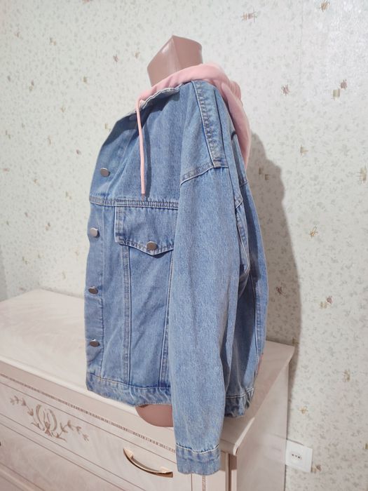 Продам джинсовую куртку Guess женскую  р L-48