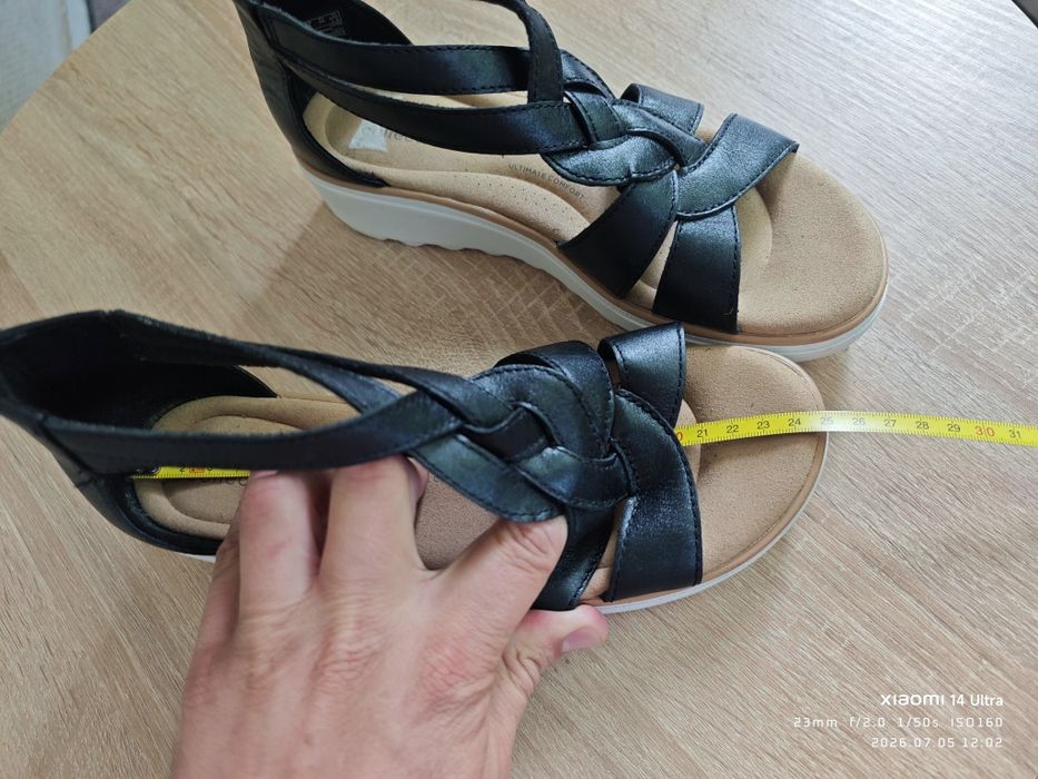 Босоніжки Clarks 39