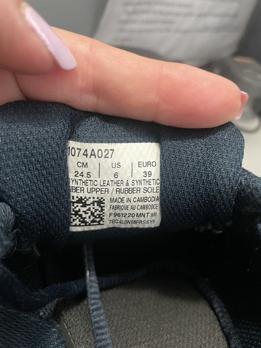 Кросівки «ASICS” -39 , супер легкі, дихаючі
