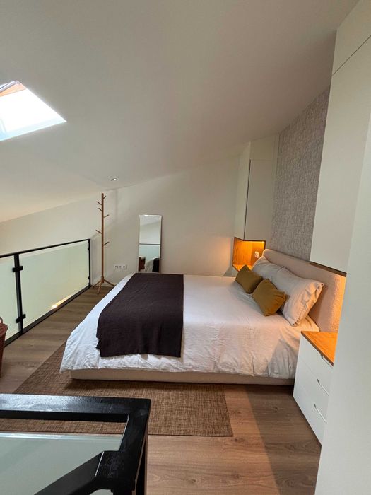 Arrenda-se Moradia em Banda Moderna Totalmente Mobilada em Gaia | Fully Furnished Open Space House in Gaia