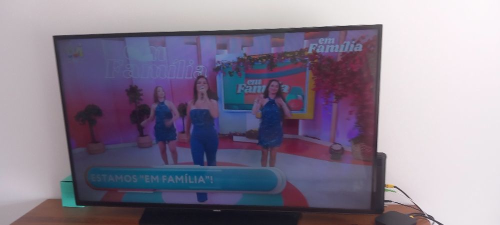 TV Samsung preta.