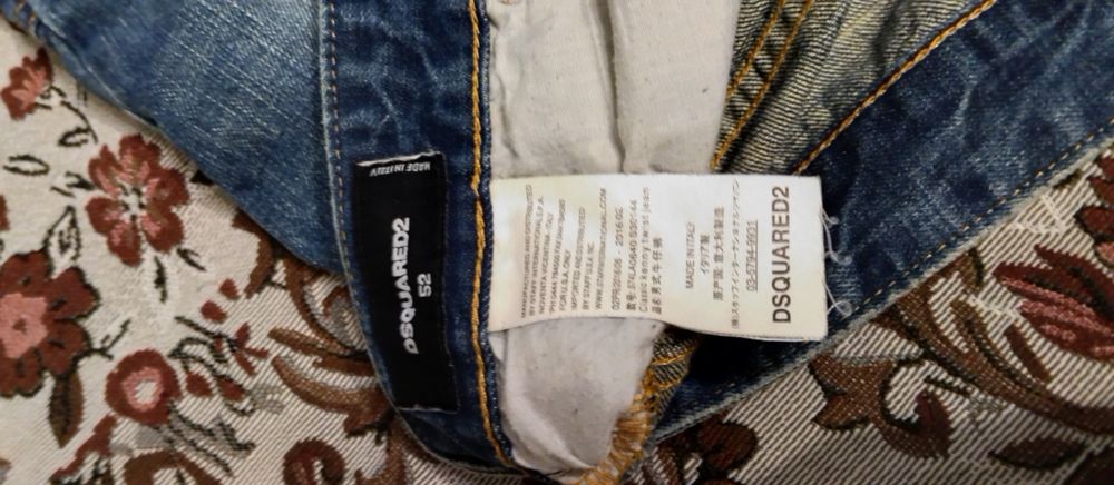 Фирменные джинсы DSQUARED2