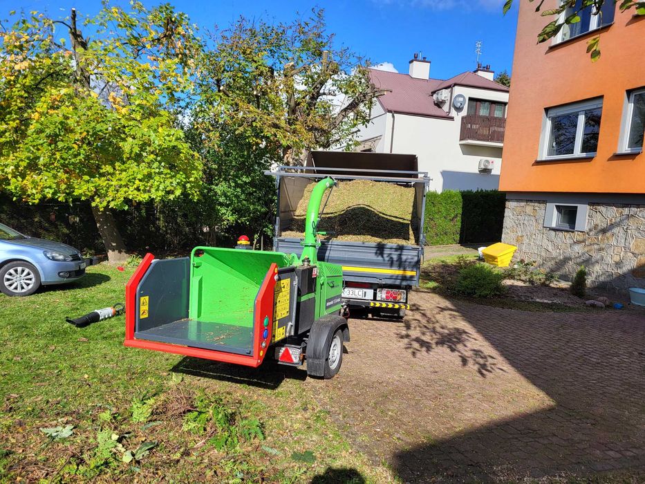 Wycinka drzew i krzewów, frezowanie pni, rębak, mulczer