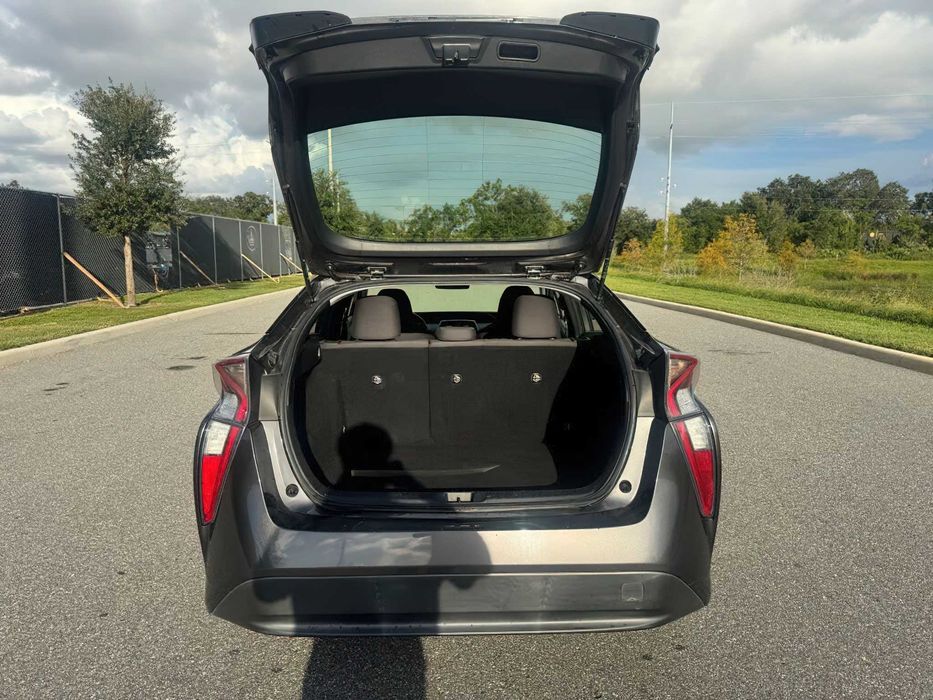 Toyota Prius      2016
