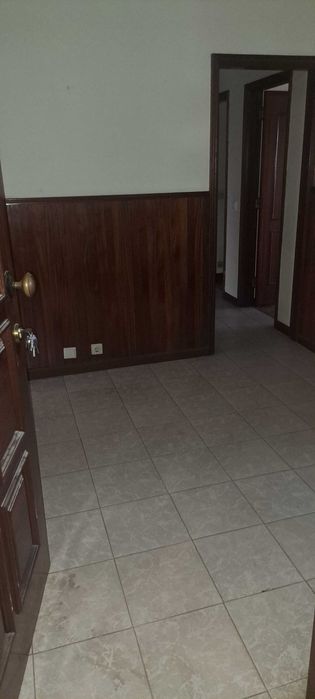 Arrenda-se apartamento