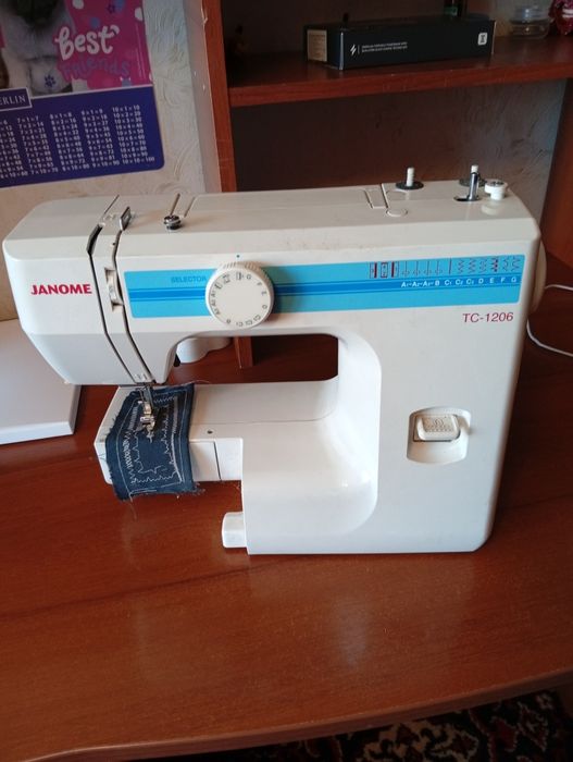 Швейна машинка Janome TC-1206