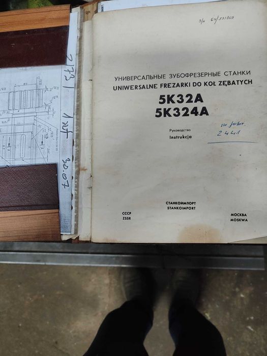 Frezarka obwiedniowa do kół zębatych