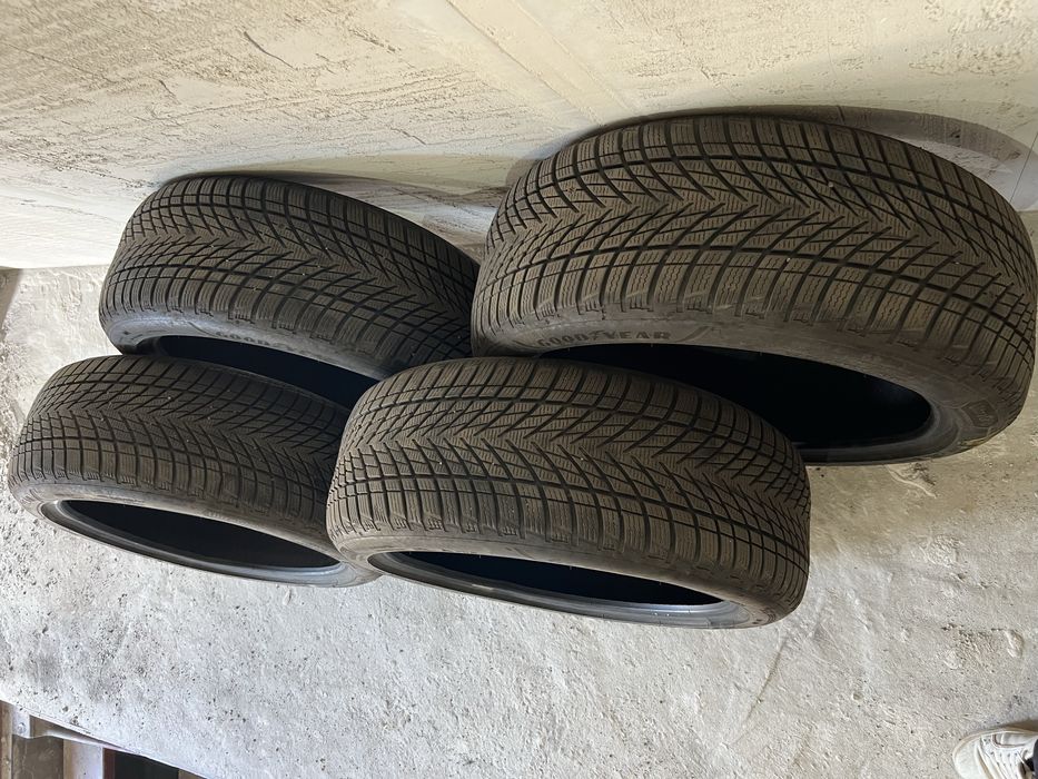 Шини 235/45 R20 Good Year Ultra Grip Performance 3
