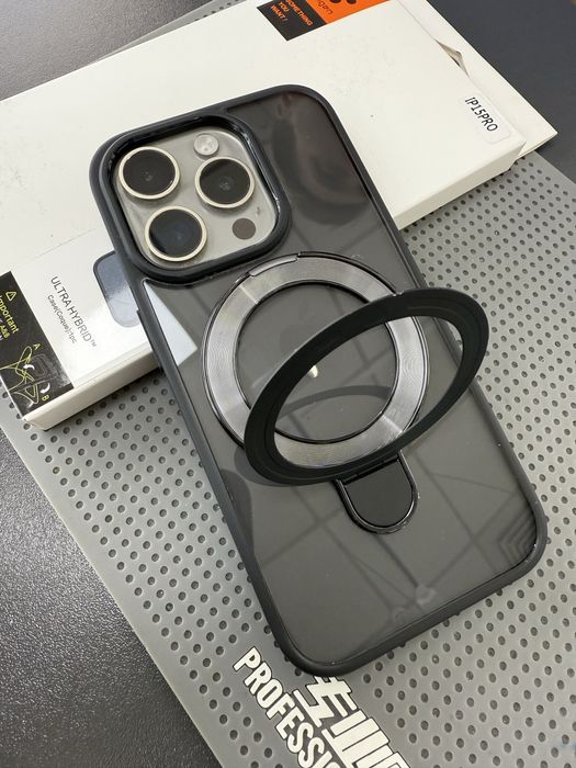 Чохол Spigen на Iphone 15 Pro