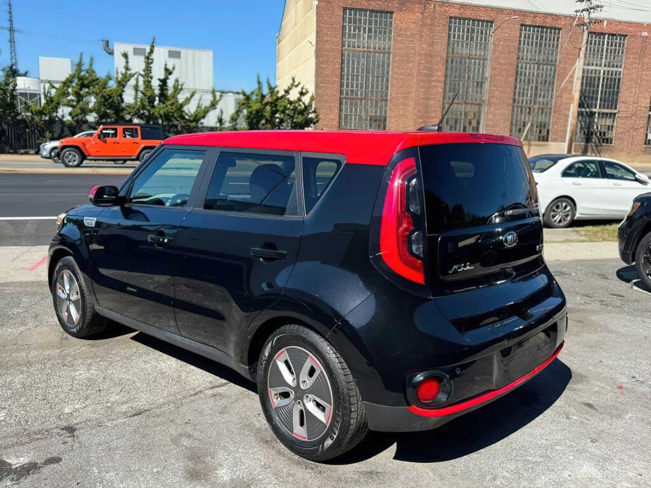 Kia Soul EV+      2018