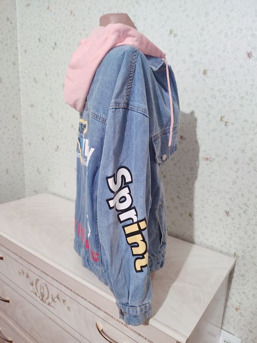 Продам джинсовую куртку Guess женскую  р L-48