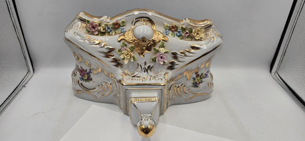 Bogato zdobiona porcelanowa konsola Rudolf Bottger