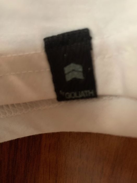 T shirt firmy Goliath rozmiar L - motyw kwiatowy.