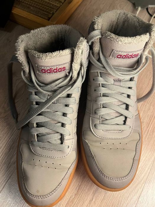 Продам зимние кросовки