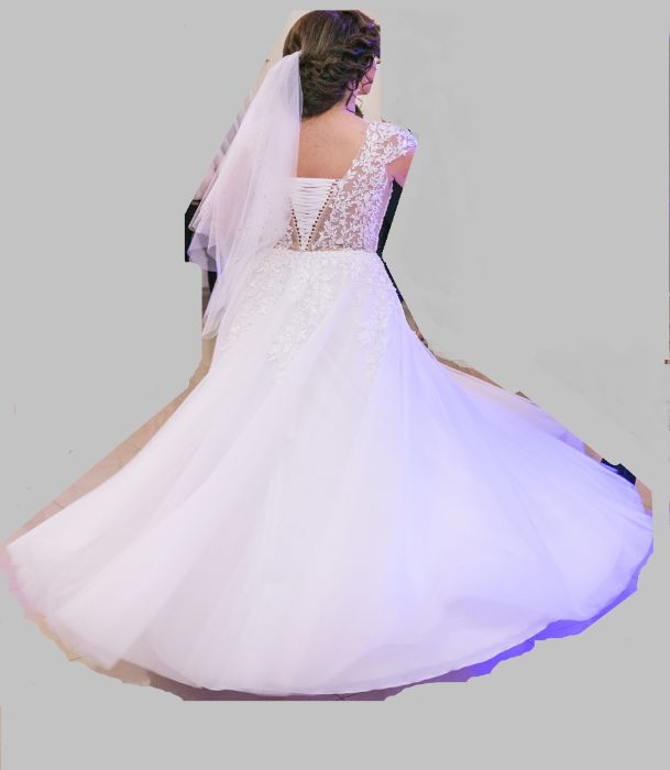 Suknia ślubna śmietanowa 40/42 + koło i welon krotki