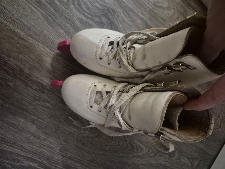 Фігурні ковзани з захистом