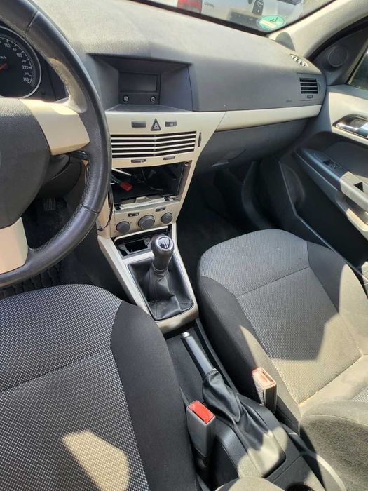 Opel Astra H 2008 rok