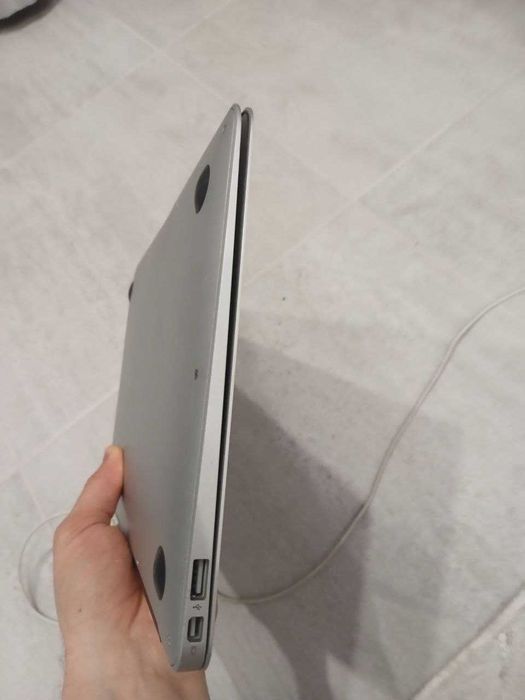 Несправний macbook air a1370. На запчастини