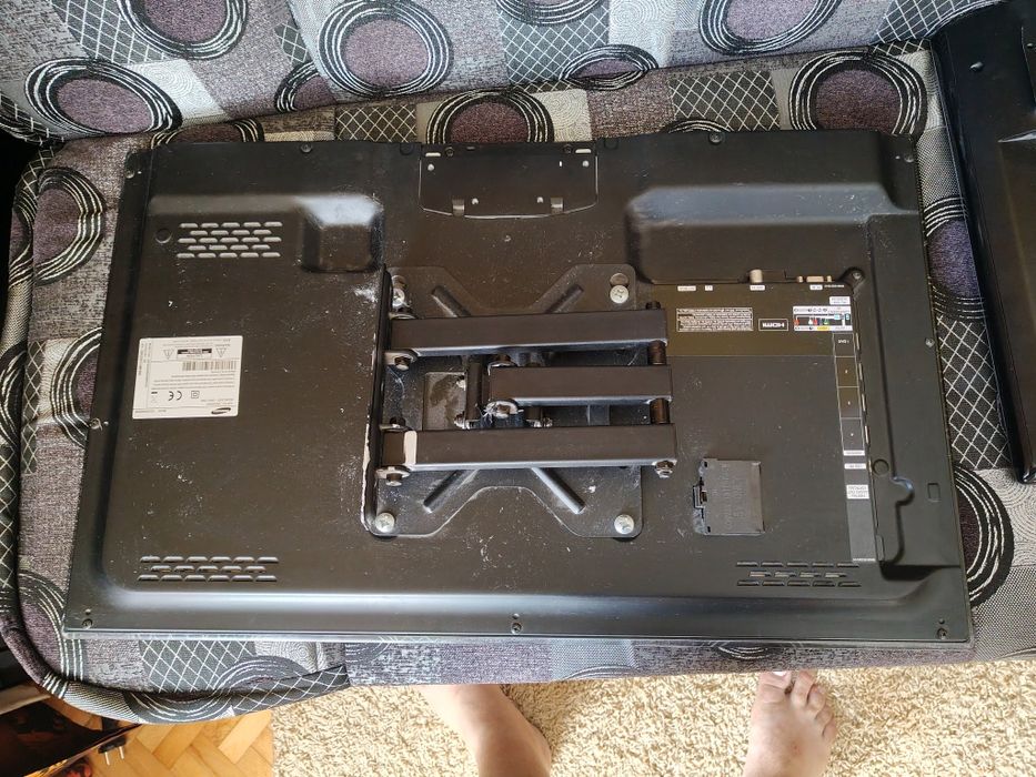 Sprzedam telewizor Samsung 32cale z uchwytem dekoder