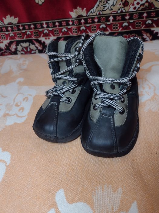 Продам зимові ботінки