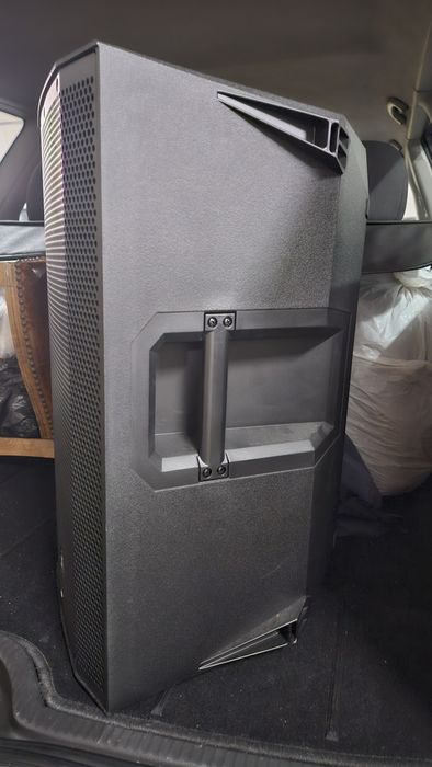 coluna makie thump 12A 1300w