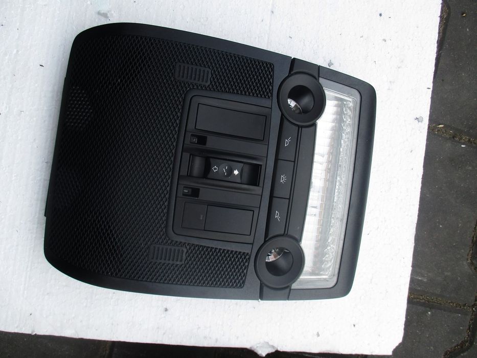 Lampka wewnętrzna podsufitki BMW X5 E70 X6 E71