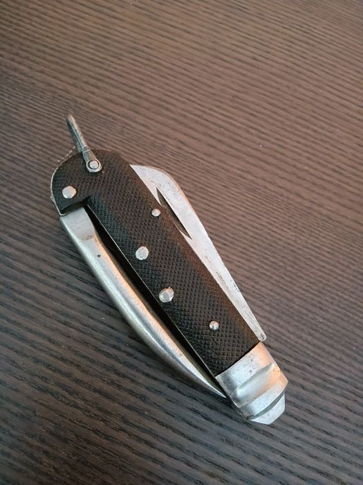 Faca / navalha antiga com lâmina, abre latas e tira nós