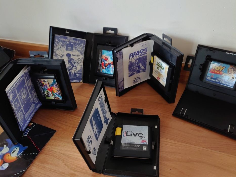 Sega Mega Drive + jogos e caixas