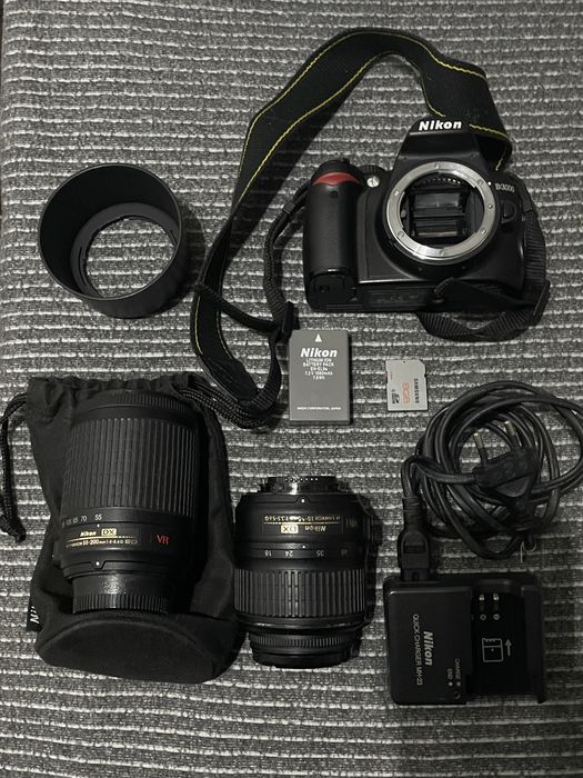 Nikon D3000 DSLR