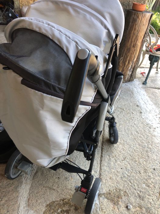 Carrinho de bebé Chico c/ sombreiro