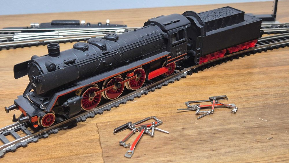 Parowóz BR 23 001 PIKO H0 1:87 z węglarką