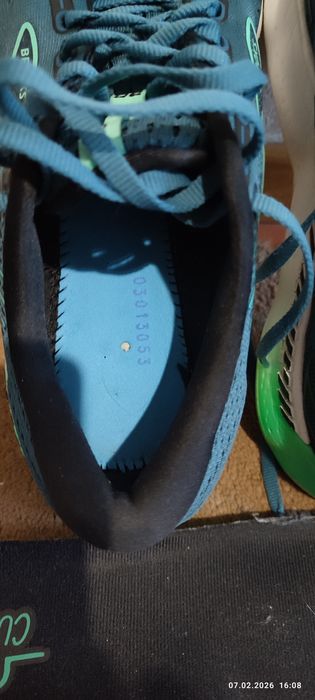 Кросівки для бігу