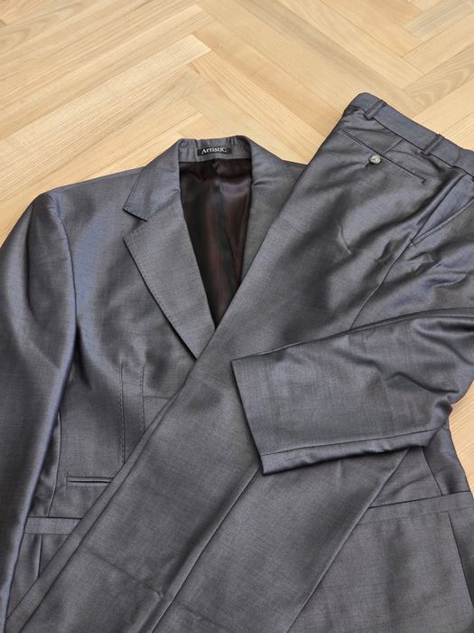 Чоловічий костюм M