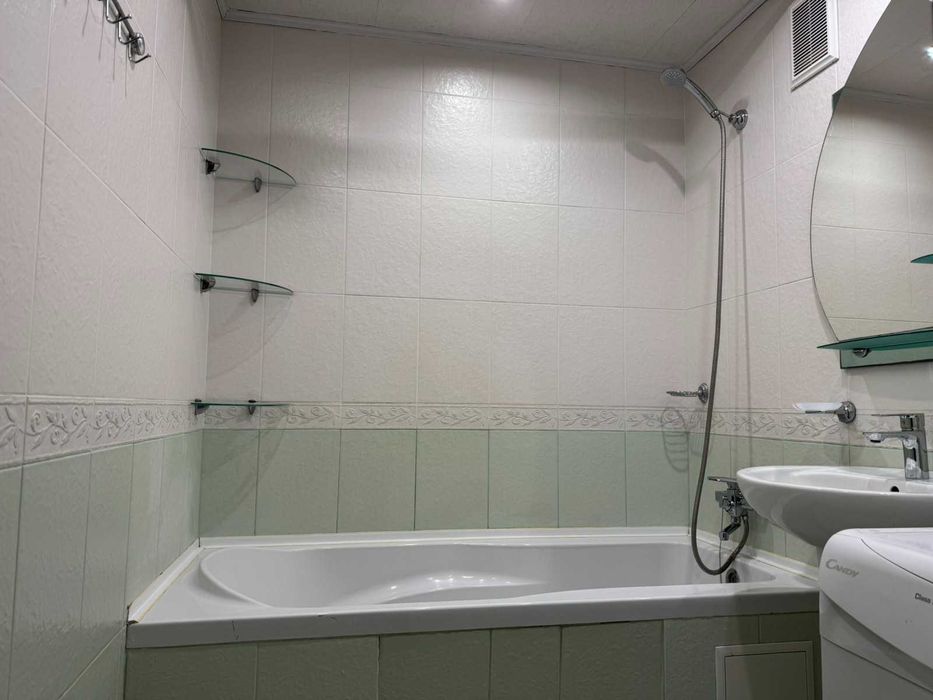 Продаю 3 кім. 9/10 П. Центр Митниця В.Великого 49 диз.ремонт. меблі.