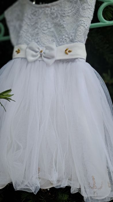 Sukienka do chrztu świętego stylizowana folk