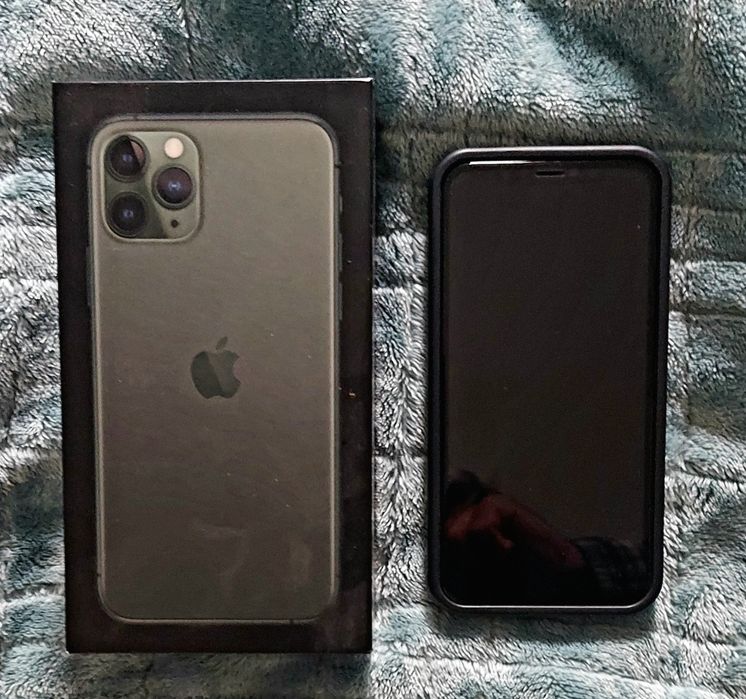 Продам iPhone 11 Pro 256 GB

Стан: Добрий, є незначні сліди використан