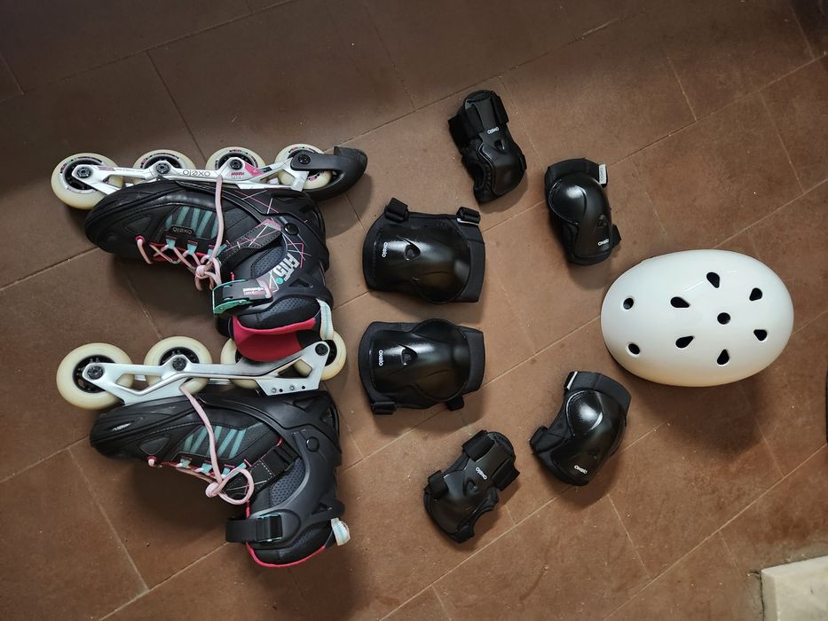 Conjunto de patins muito pouco usado.
