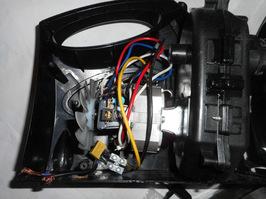 М'ясорубка Rainberg RB-675 3800W на запчасти