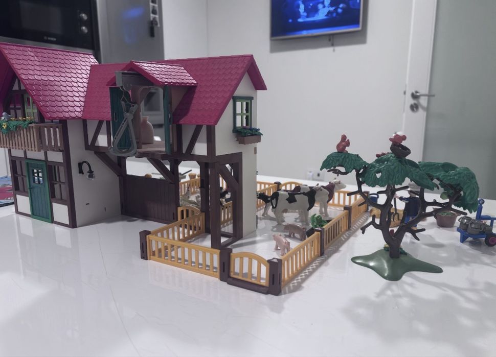 Playmobil 6120 Quinta / Estábulo Completo com Animais
