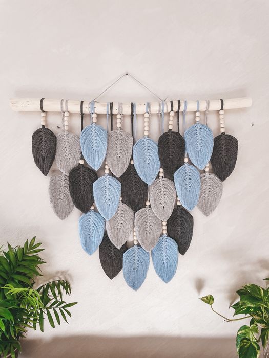 Piorka liscie listki piora na kiju galezi makrama scienna boho korale