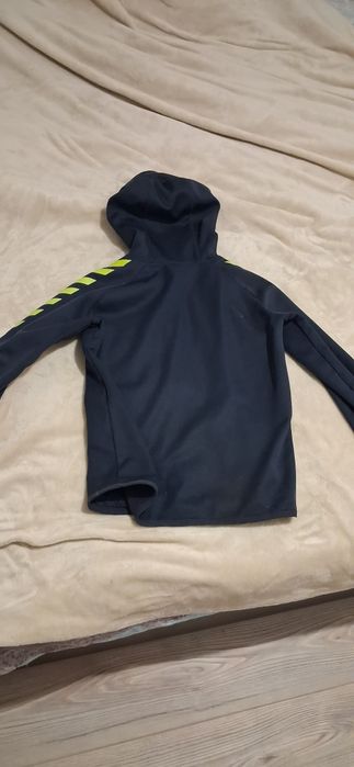 Оригінальна вітровка Hummel розмір 152.