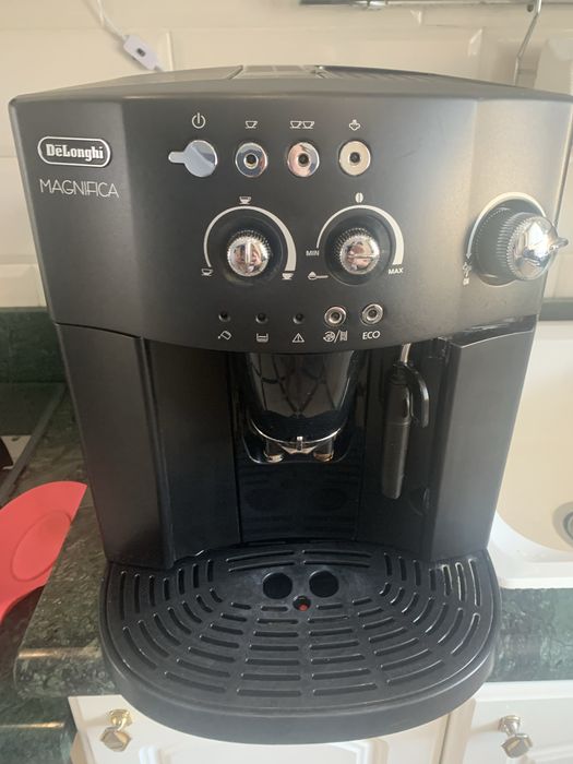 Кавомашина Delonghi Magnifica 4008