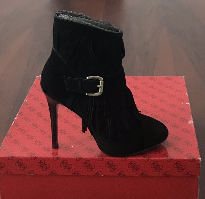 Новые замшевые ботильоны GUESS р. 36,5